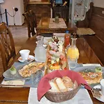 Svatojansky Dvur فندق 4*