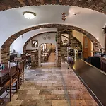 Svatojansky Dvur 4*