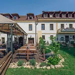 Svatojansky Dvur 4* براغ