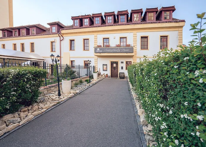 Svatojansky Dvur 4*