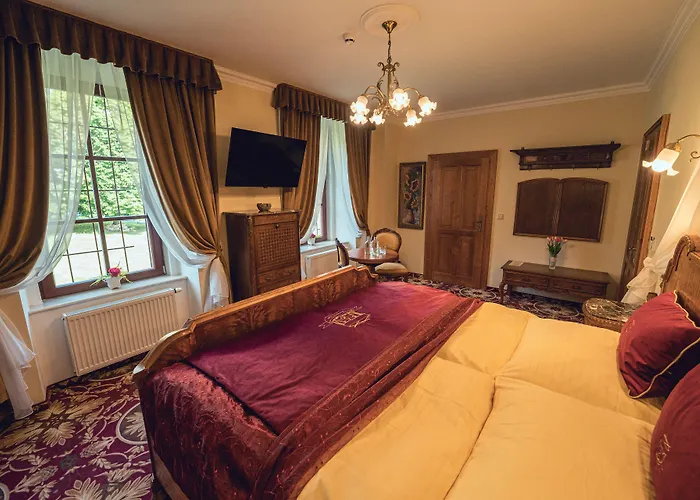 Svatojansky Dvur 4*