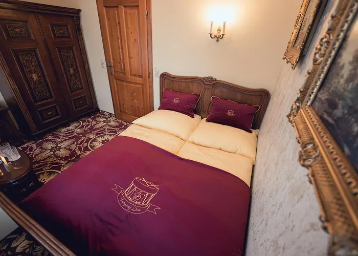 Svatojansky Dvur 4*