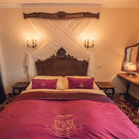 Svatojansky Dvur 4*