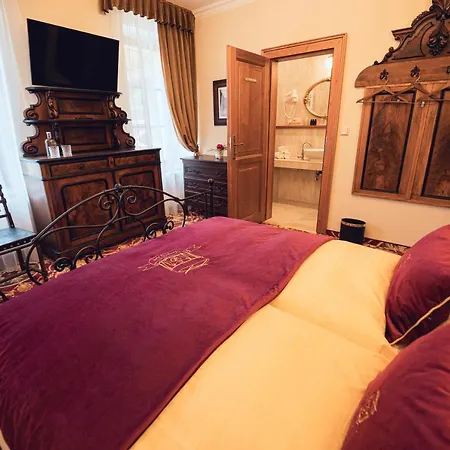 Svatojansky Dvur 4* Prague