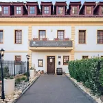 Svatojansky Dvur Prag