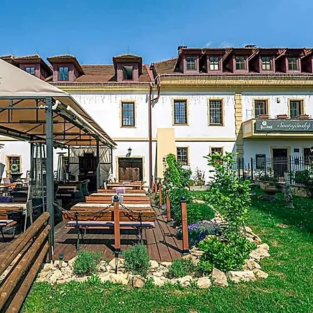 Svatojansky Dvur Hotel 4*