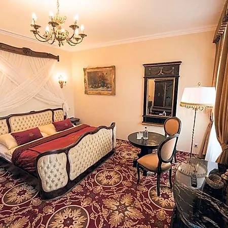 Svatojánský Dvůr Hotel 4*