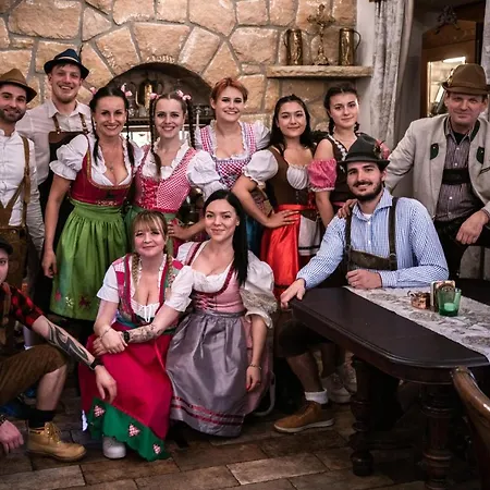 Svatojánský Dvůr 4* Praga