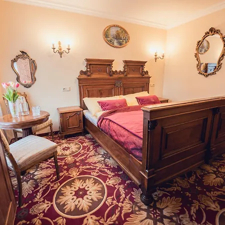 Svatojánský Dvůr Hotel